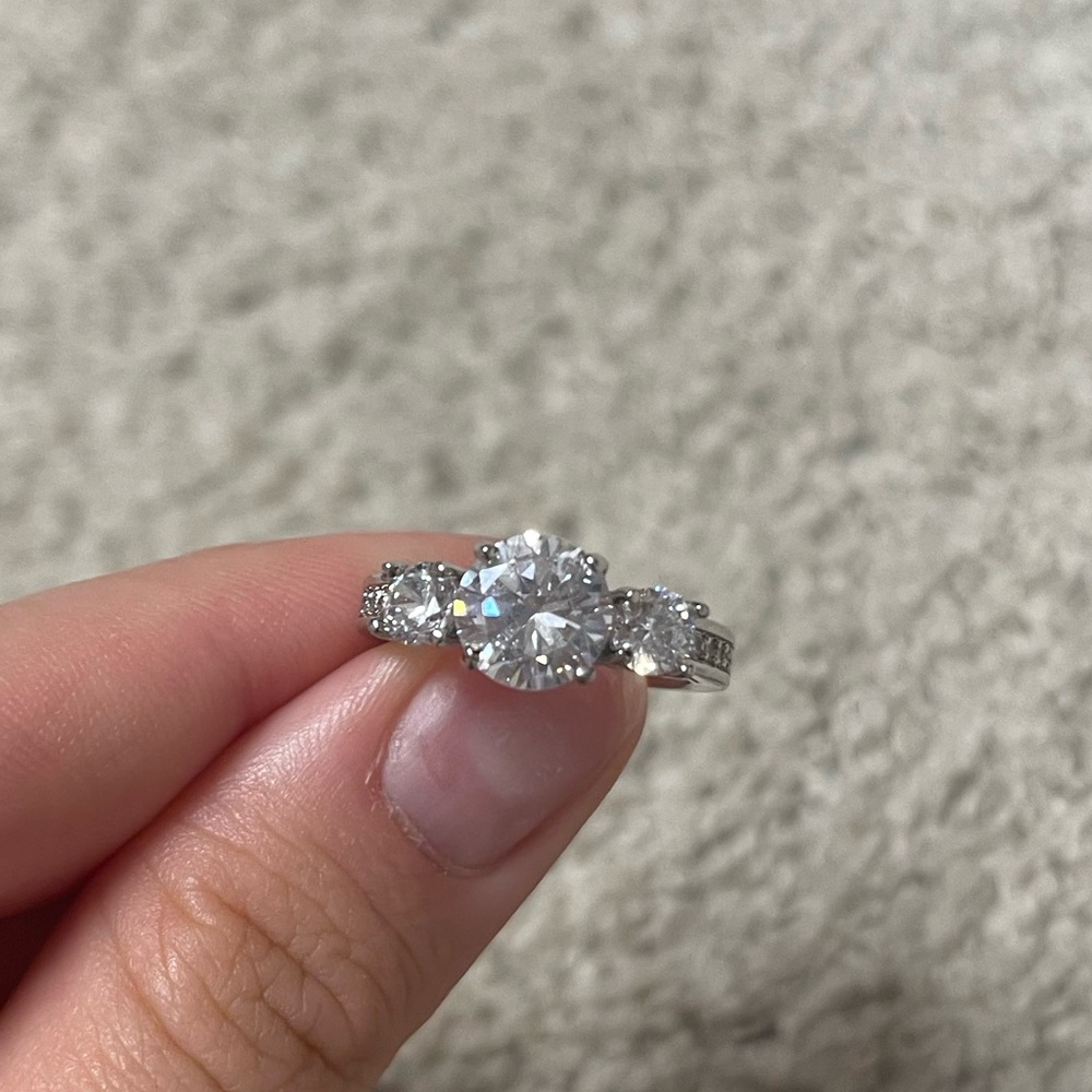 Diamond ring